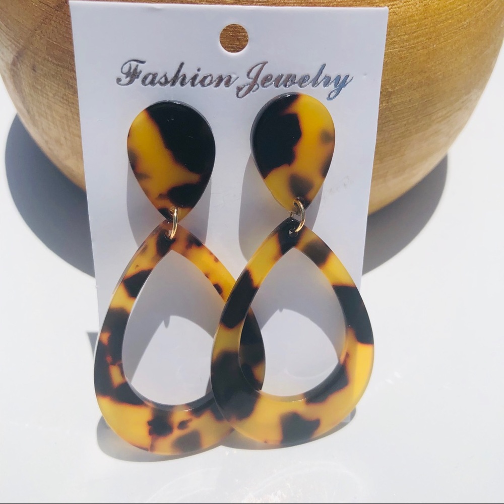 Tortoise Style Acrylic Earrings 2/$20 - Picture 2 of 5